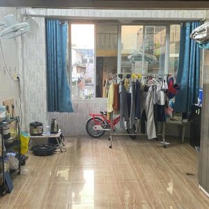 Căn hộ tầng 2 mặt tiền Quận 5 - Thích hợp gia đình nhỏ