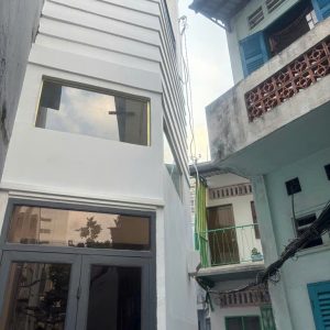 Quận 5 - Trần Hưng Đạo - 3 căn ra mặt tiền - Nhà mới khu hiếm nhà bán