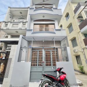 Quận 6 - Hậu Giang - Lô góc hẻm cách 1 căn ra mặt tiền